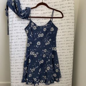Fitted Daisy Dress (Never worn) size 3